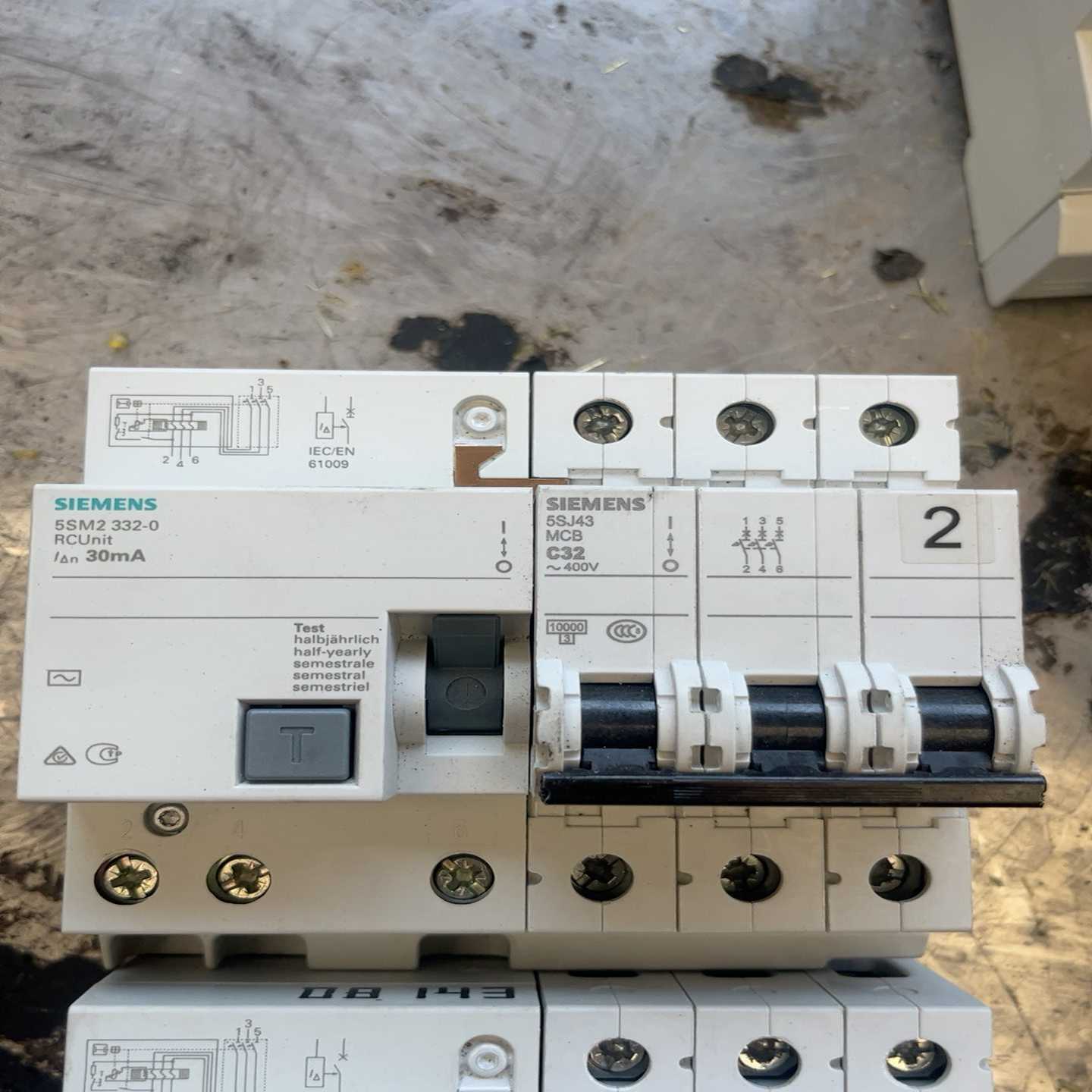 5sm2332-0漏电保护器装机未使用拆下来的议价