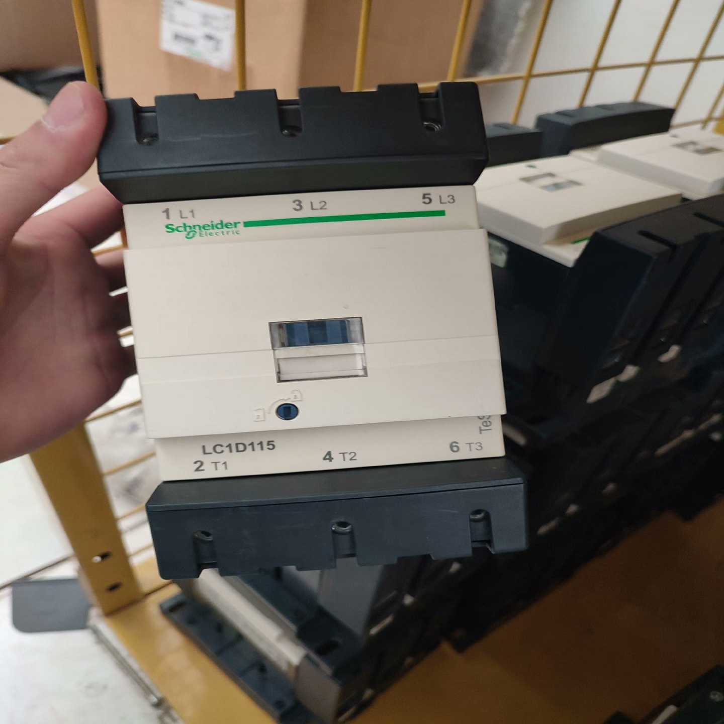 询价~施耐德LC1D115M7C交流接触器没盒子没接过线如