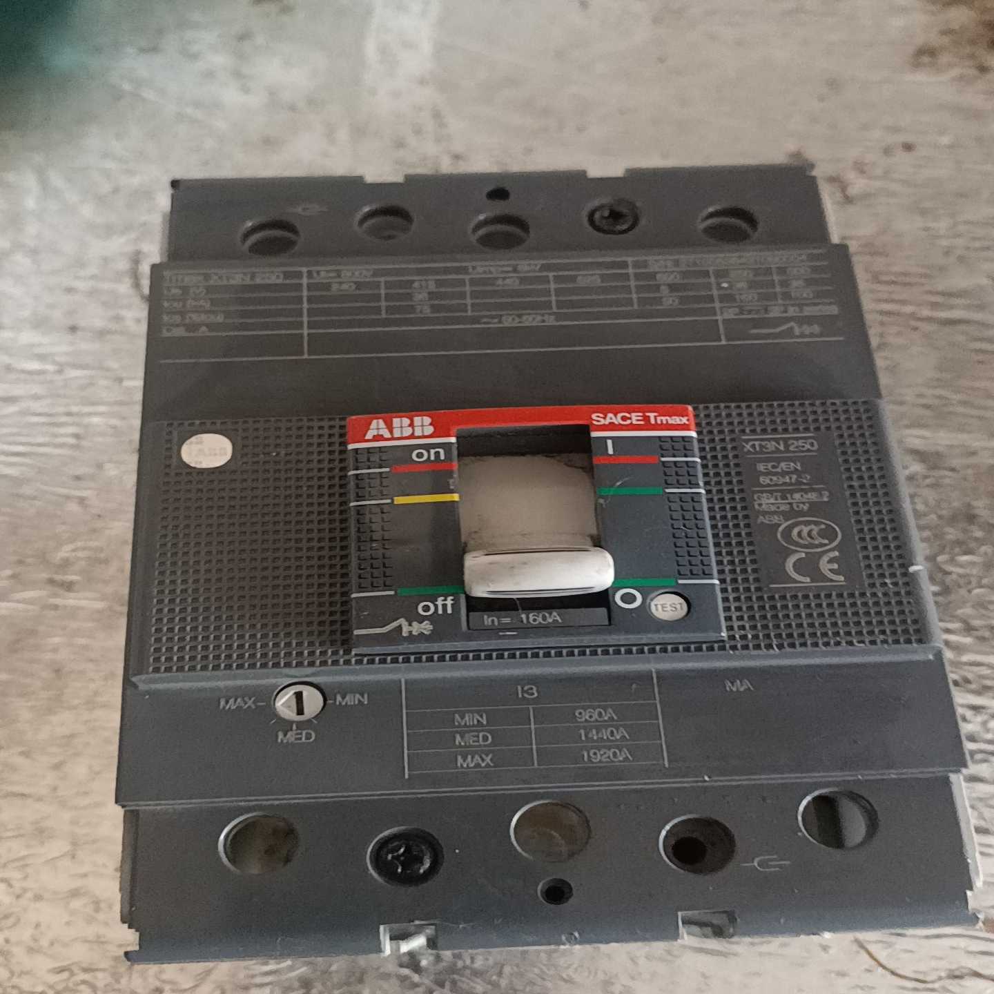 XT3S250塑壳开关询价