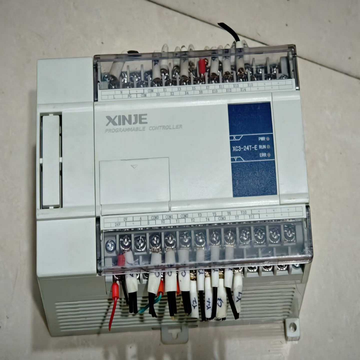 信捿PLC，型号C3-24T-E，正常下来的。询价