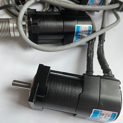 寻TS4503N2043E100多摩川伺服电机100W1