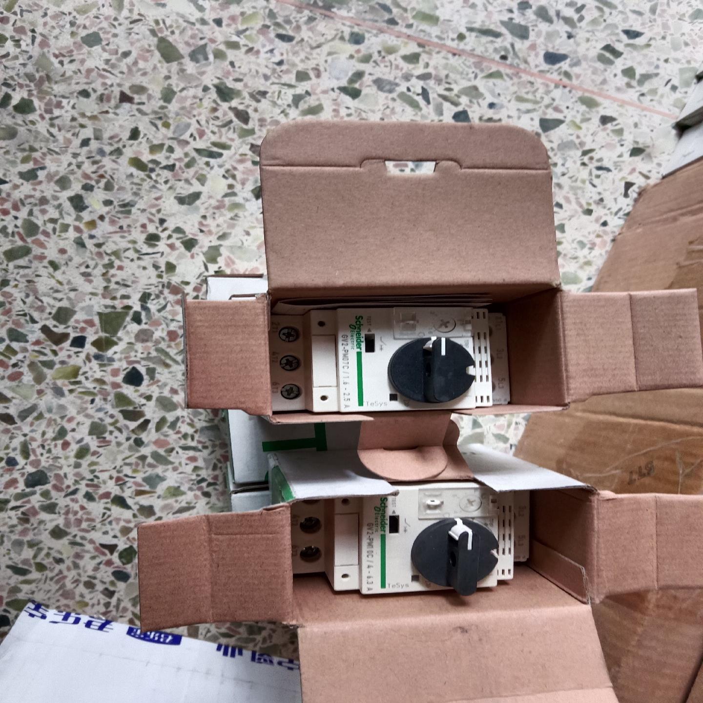 【请询价】电动机断路器GV2-PM10C  16-25A  5只带