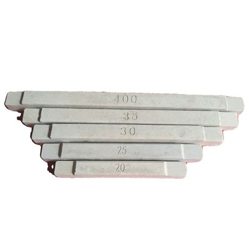 新型钢筋内支撑加粗支架剪力墙模板保护层定位托架水泥垫块条