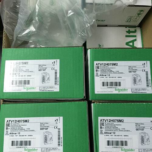 议价施耐德2.2KW变频器ATV12HU22M2X全新正品散热器安装200V