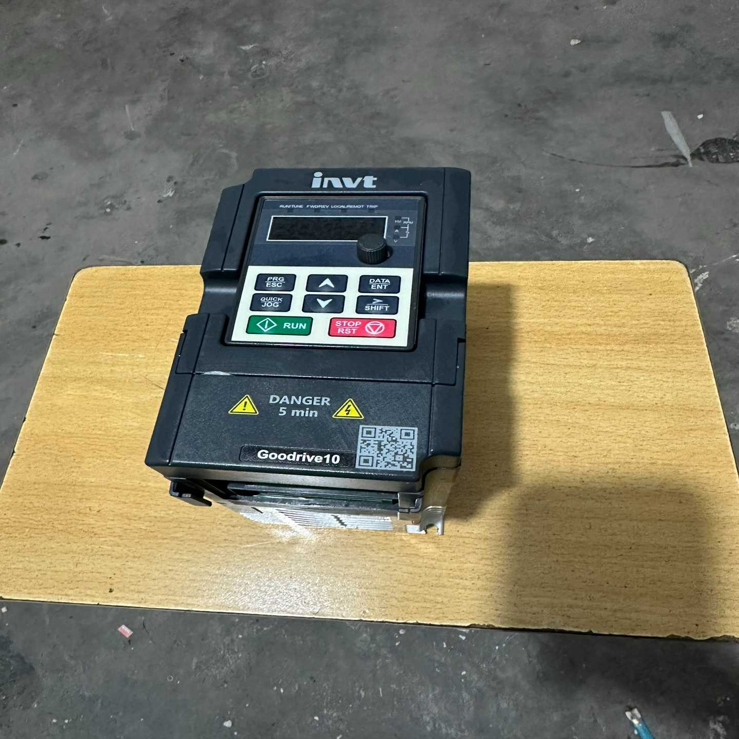 9成新英威腾GD10-0R7G-S2-B变频器0.75KW2[浩蓉商户]