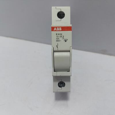 ABB E9132 Fusibile Supporto Disconnessione 32A 690V 18Pcs Lo