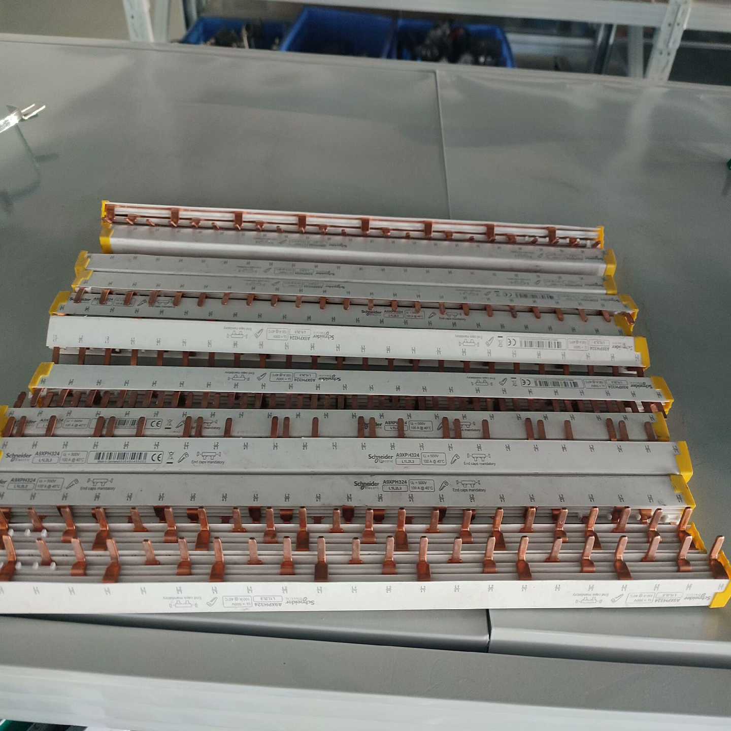 议价原装施耐德电气梳状汇流排A9XPH324汇流排3P