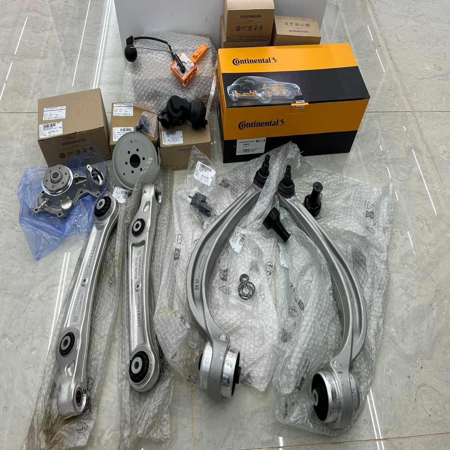 Q7跟换摆臂水泵汽油泵--议价商品