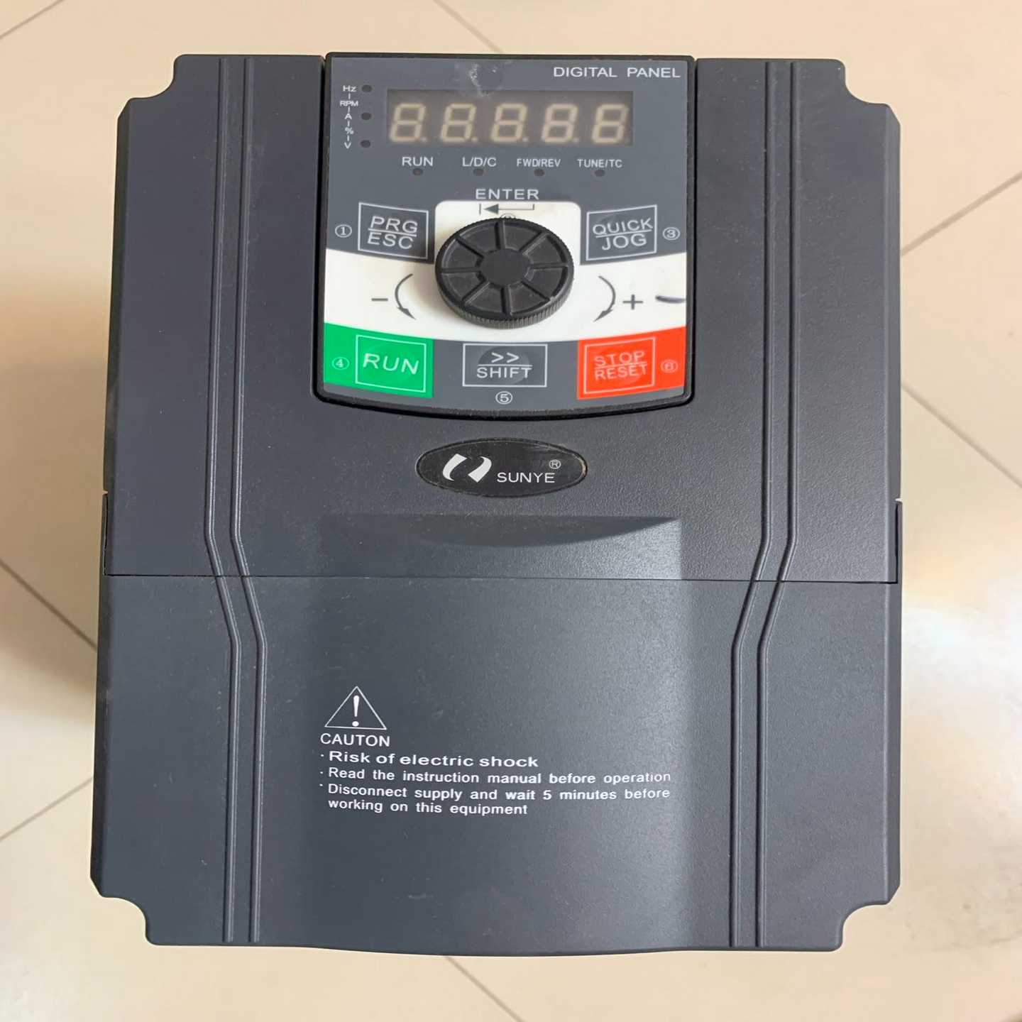 日业变频器CM530H-4T7R5GB/9R0PB380V--议价商品