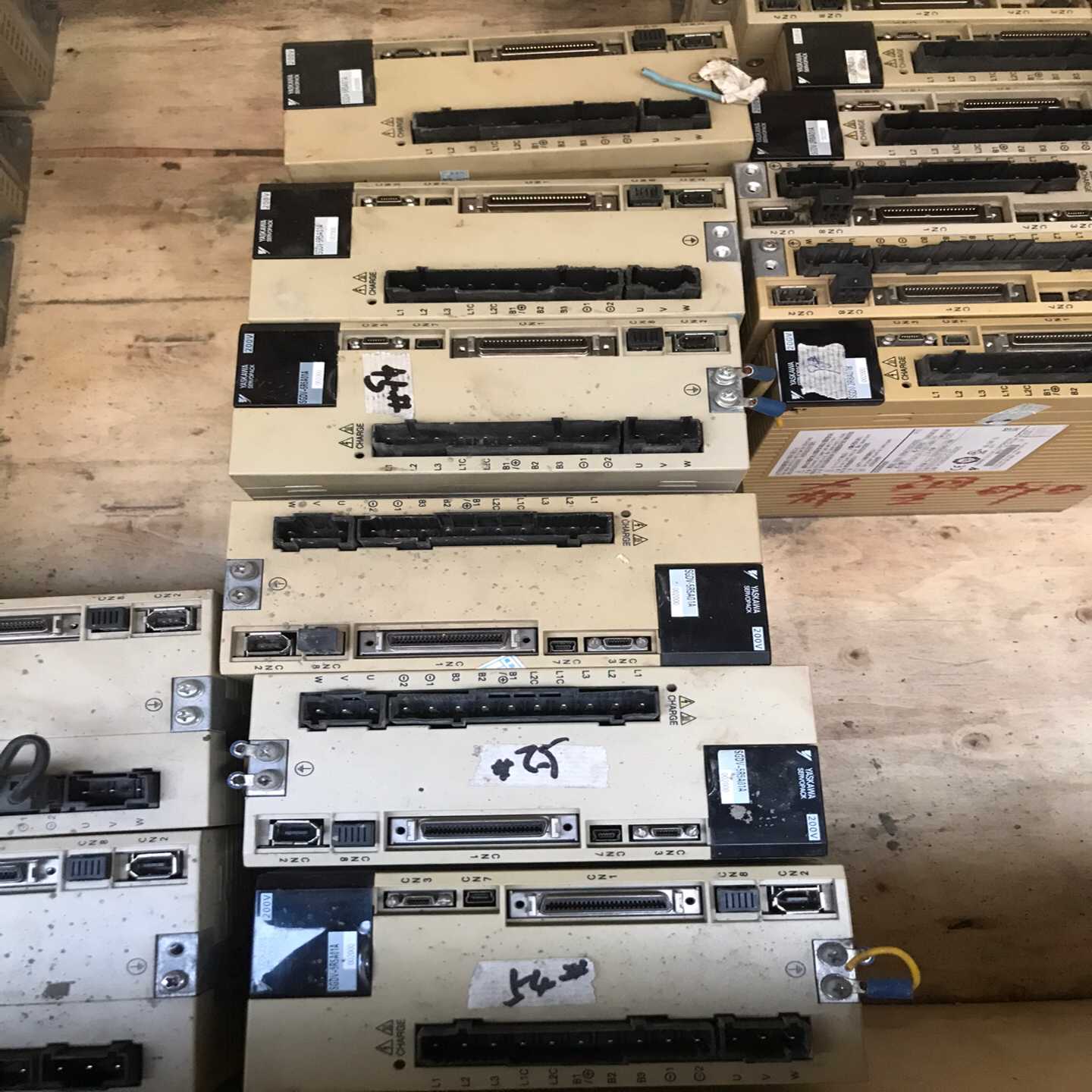 询价安川驱动器SGDV-5R5A01A实物图750W