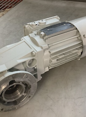 LENZE EN60034 GKR032M HAK 063C42 MDEMARS06342C0U GEARBOX MOT