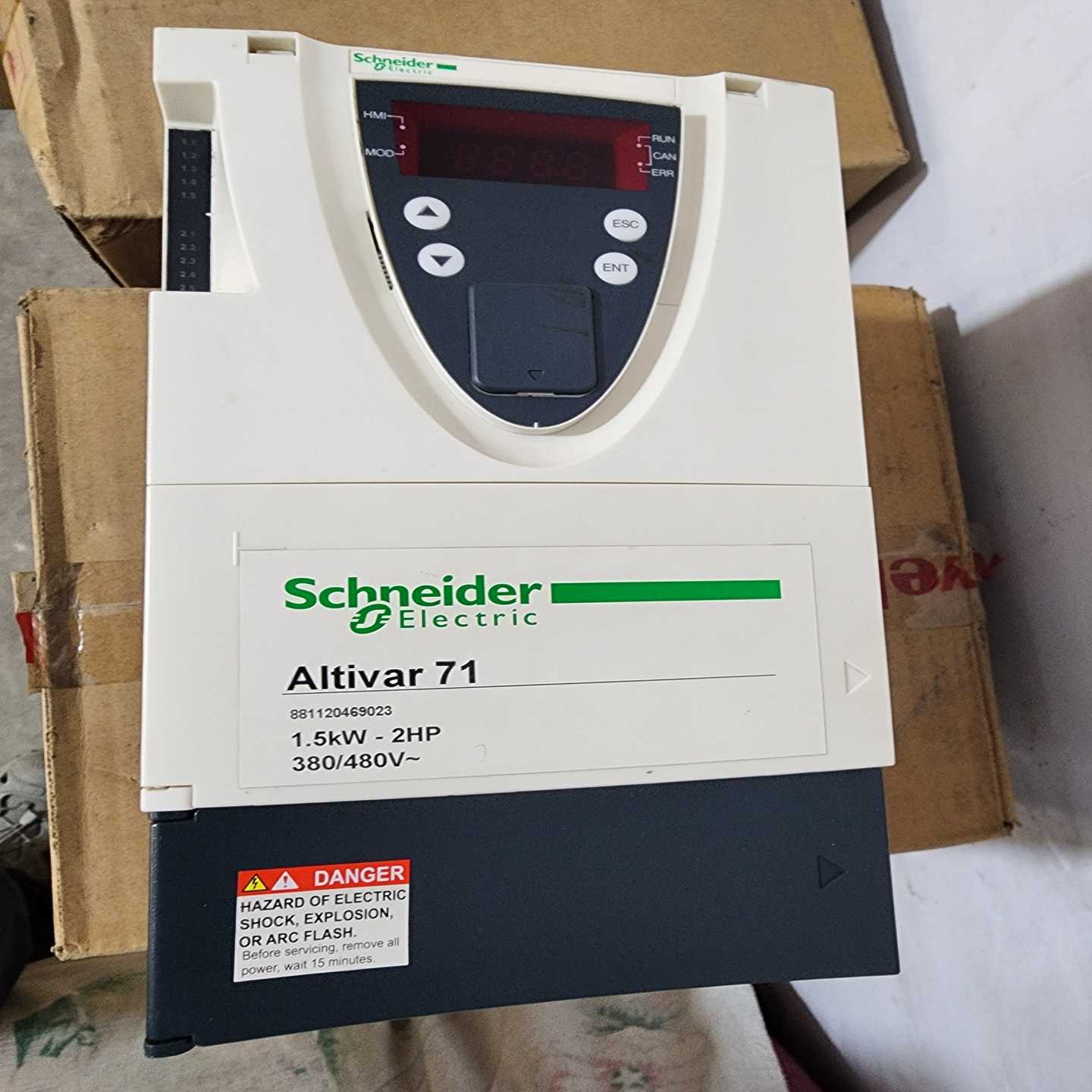 施耐德变频器Altivar71，型号88112046902--议价商品