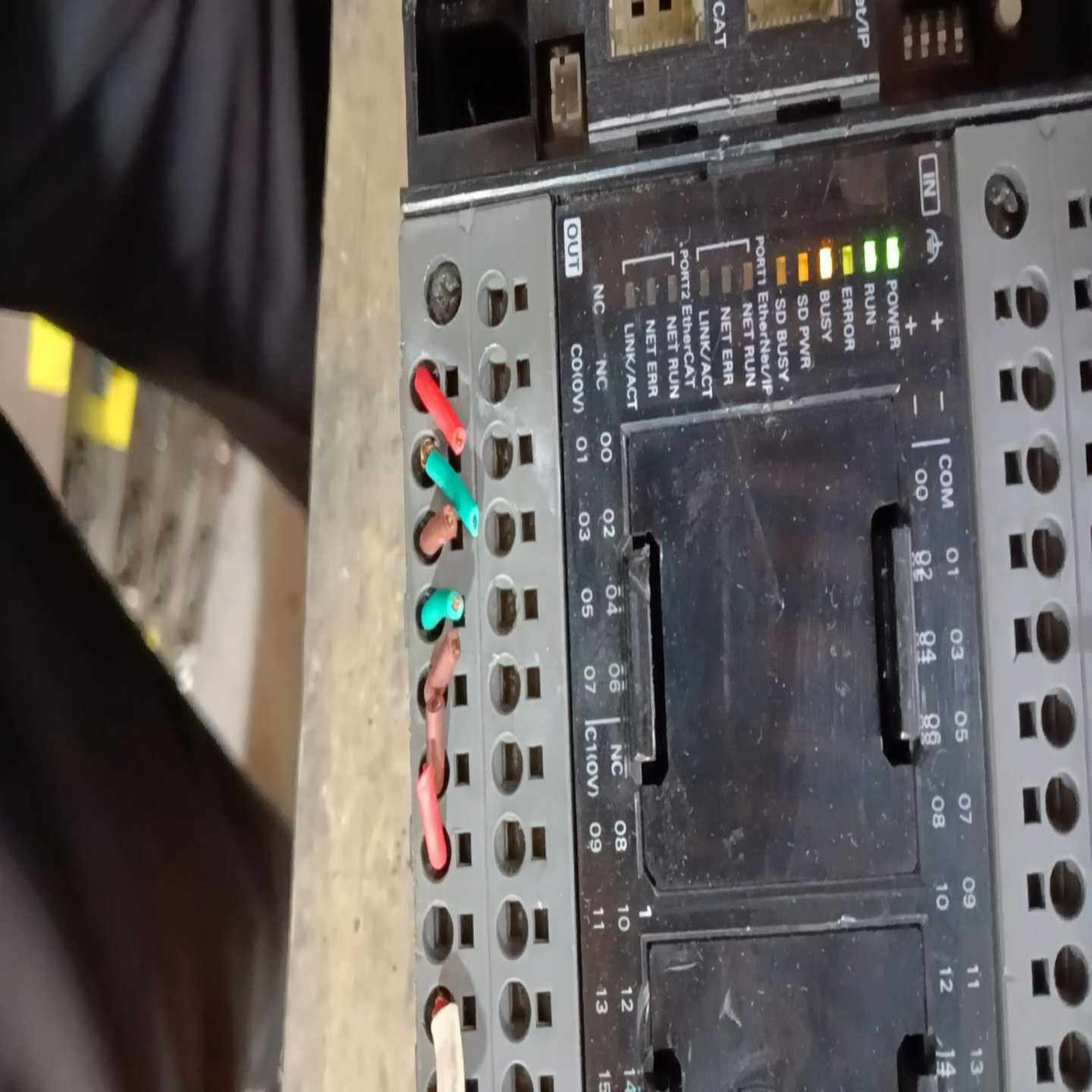 欧姆龙NX1P2-1140DT，仅有一台，PLC可编程控制器