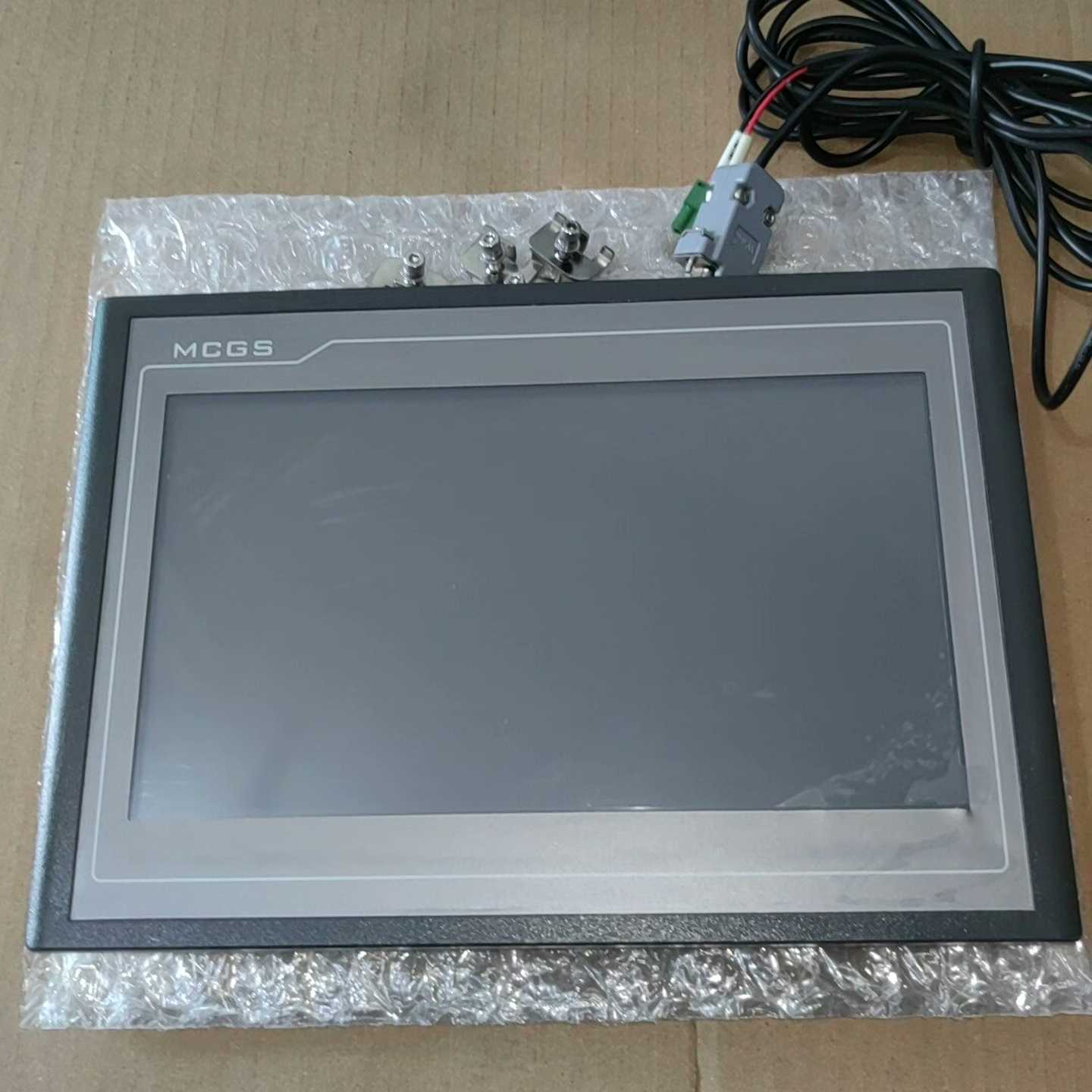 TPC1061ti昆仑通态触摸屏,输入24V,带连接线卡扣询价
