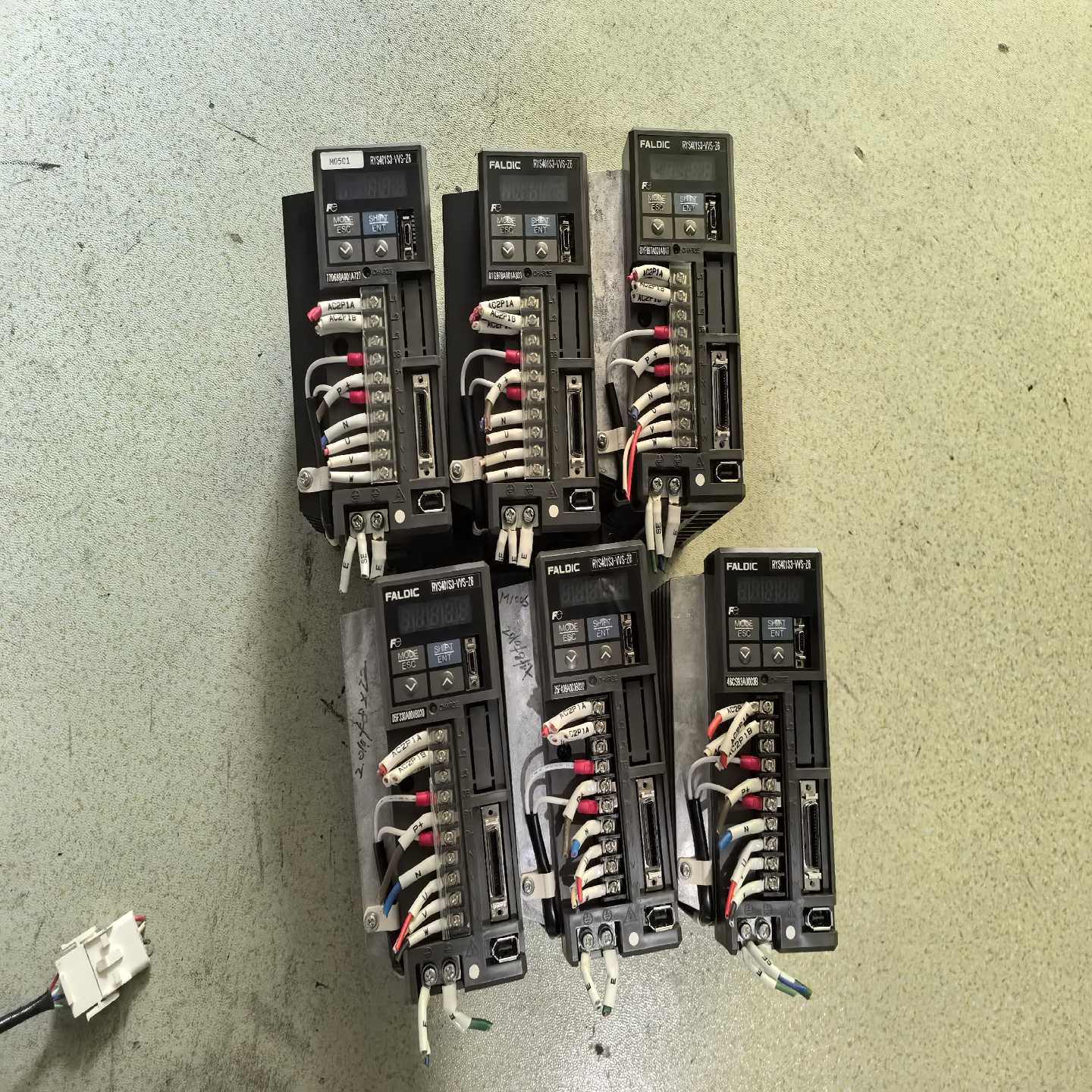 富士伺服驱动器RYS401S3-VVS-Z6RYS201S-询价客服