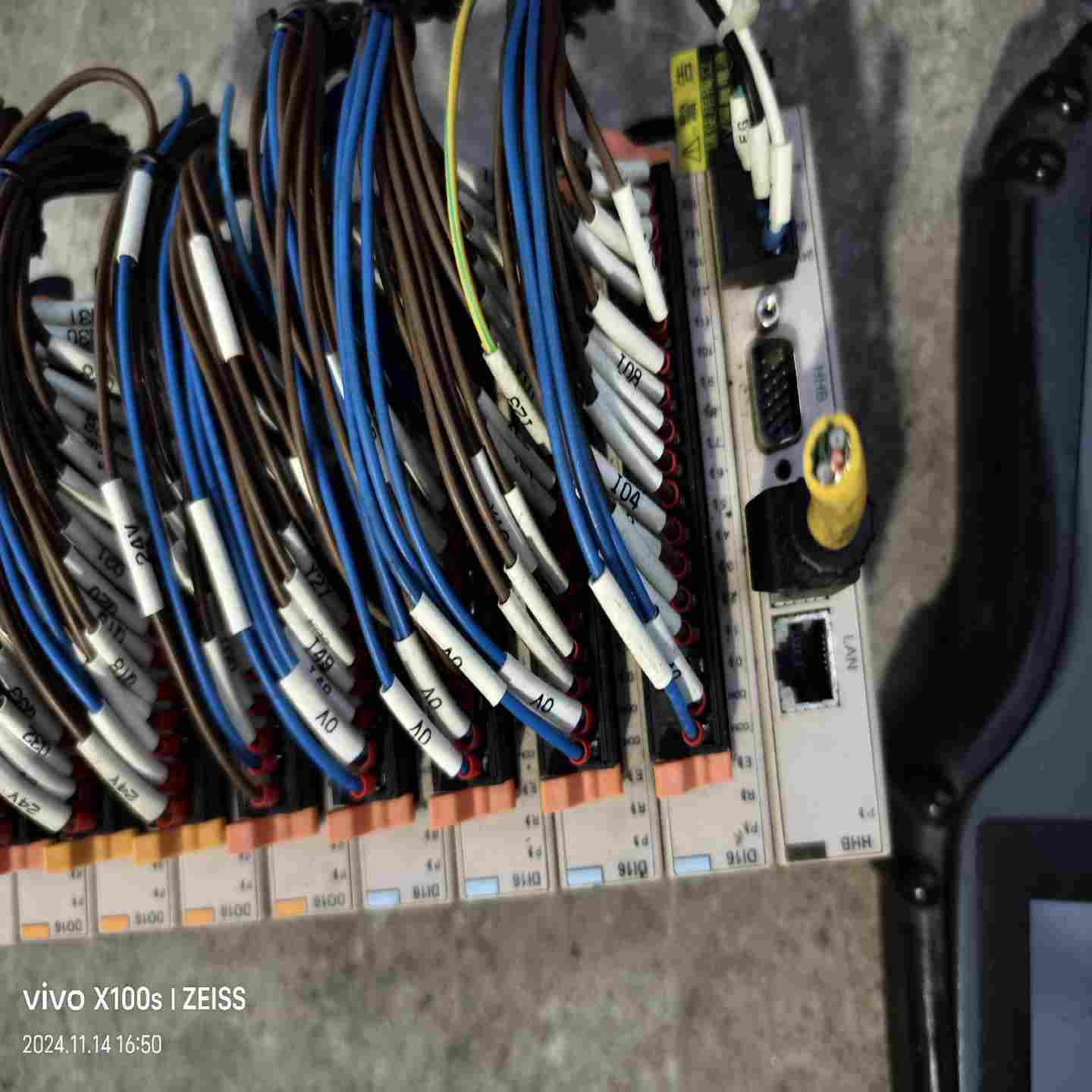 议价新代示教器F21-M3-81RG-1700，新Y代模组HHB、现货/维修