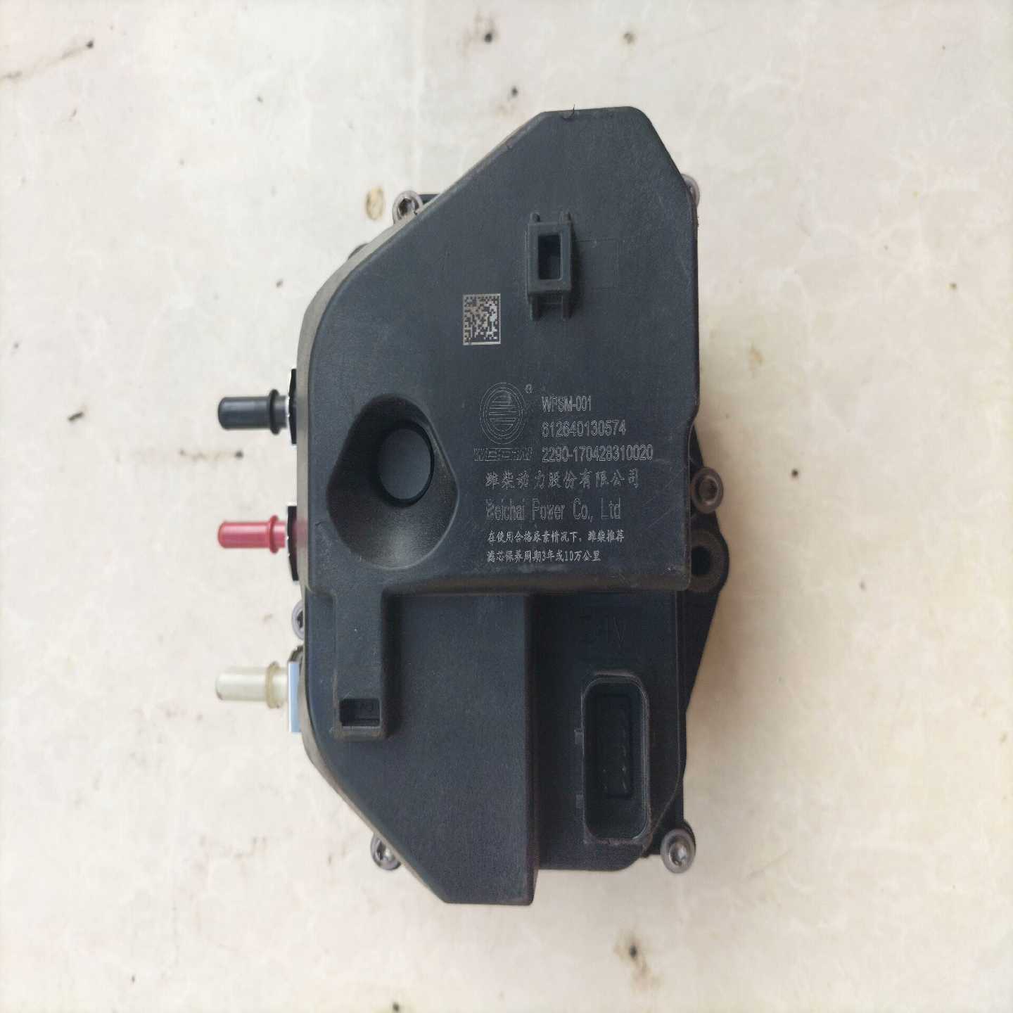 (重工机械)潍柴轻尿素泵，M-001，实物拍摄，非专业人士不会测