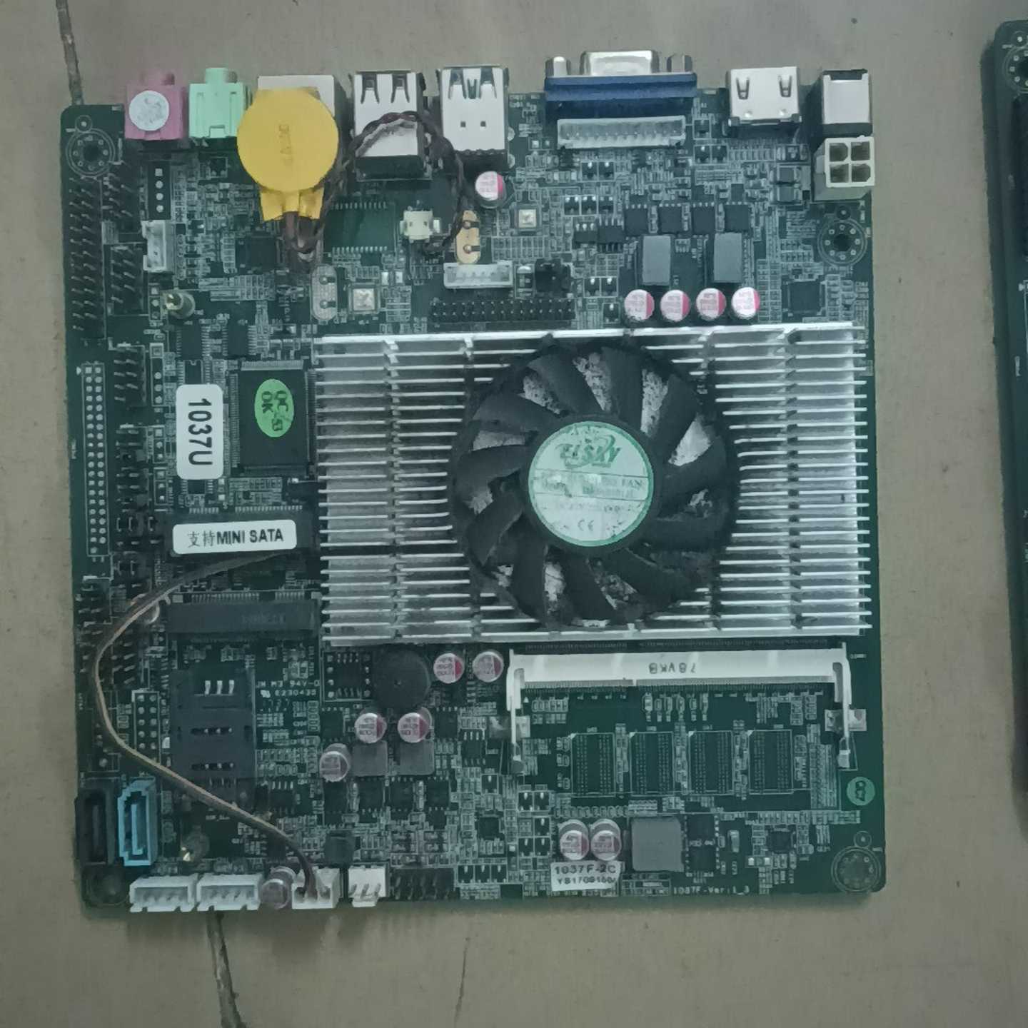 1037F-2C/I3HGP-2C/i3-3217U迷你工控-询价客服