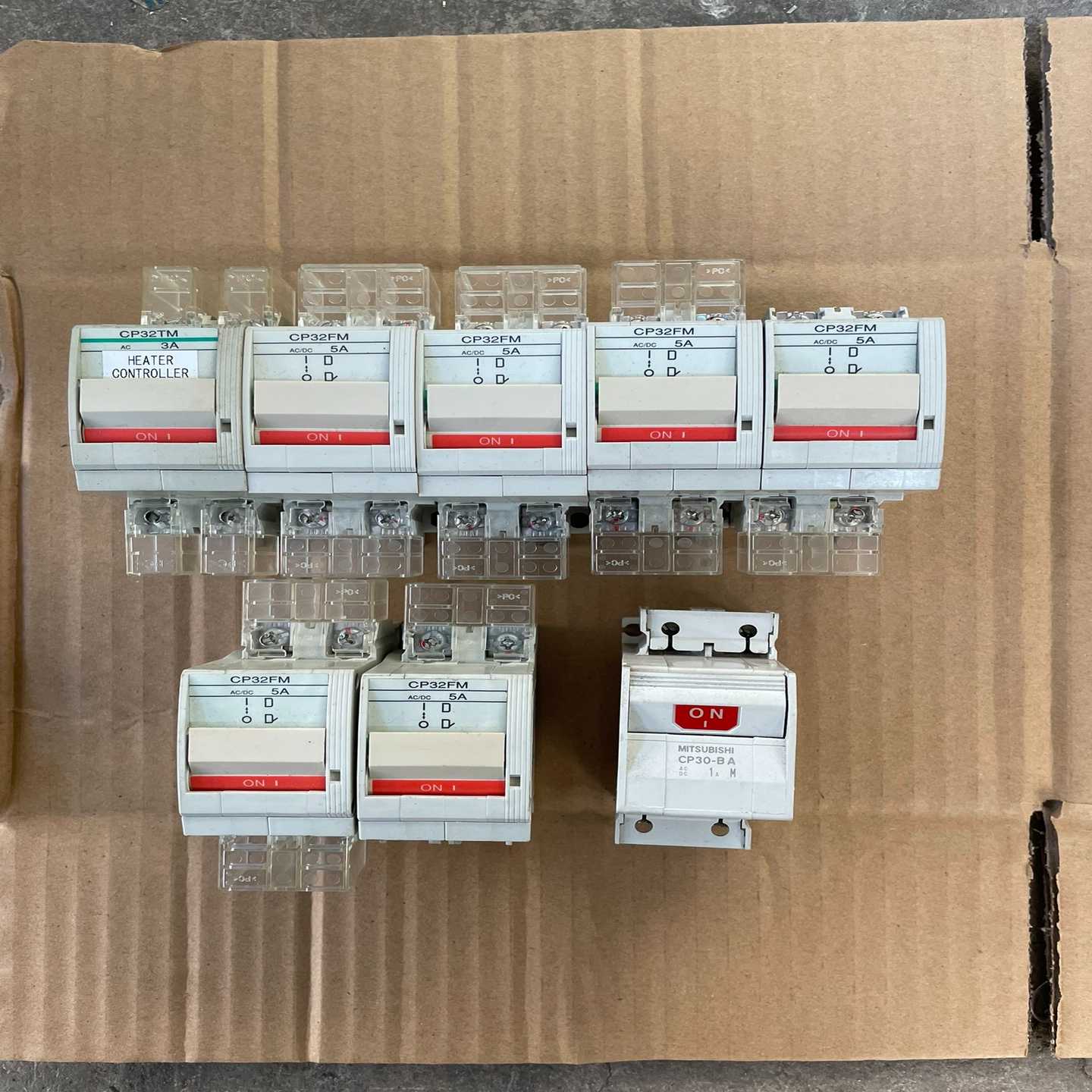 正品原装富士小型断路器CP32FM、6个5A、1个3A，功能-议价