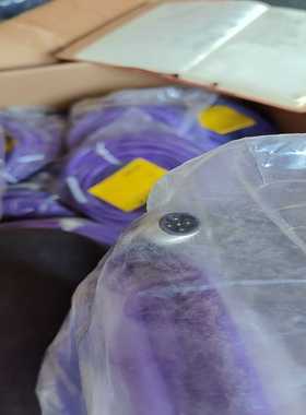 通讯连接电缆RSSW455-6M等几种规格，全新