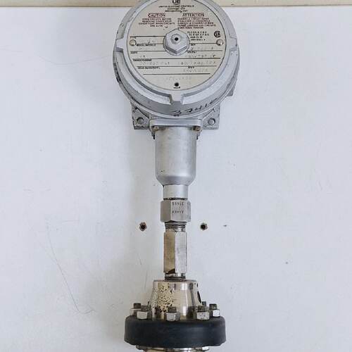 United Electric J120  358B Pressure Switch with Ashcroft Typ