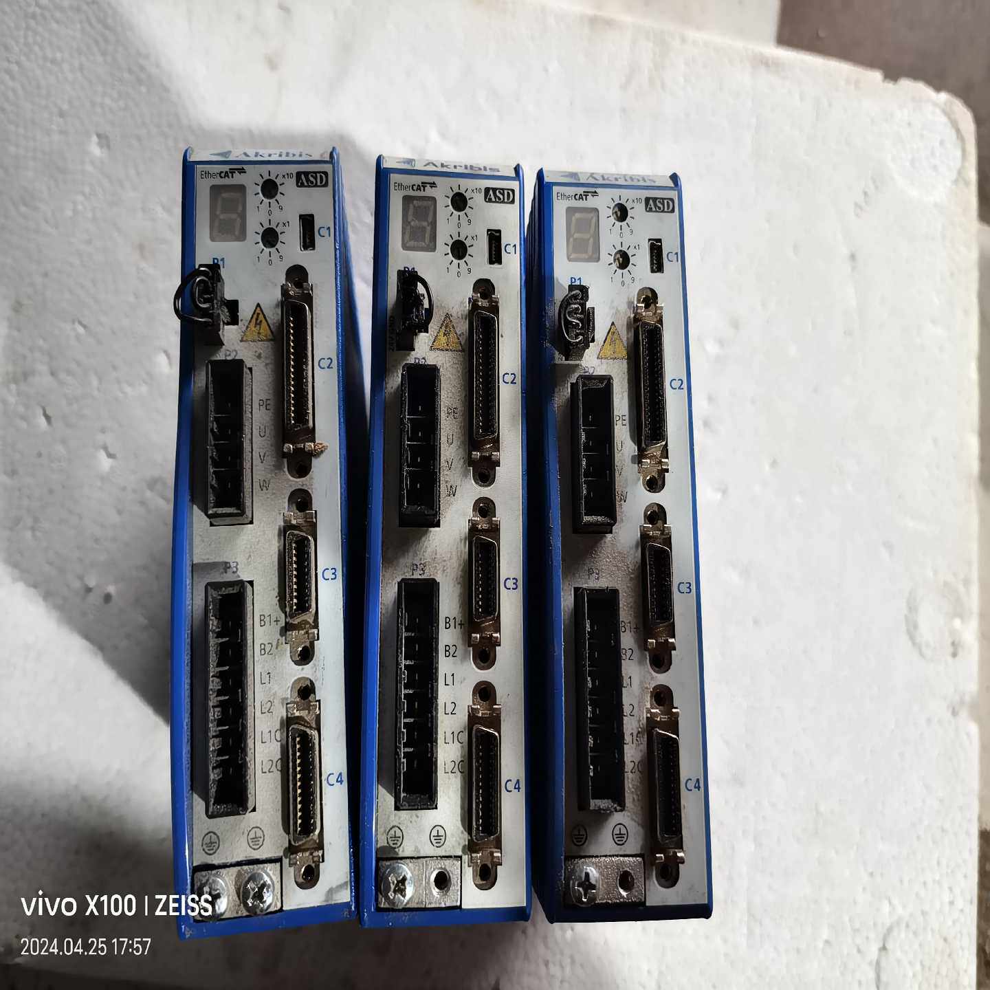 雅科贝思驱动器ASD240-0309E2J有3个议价询价