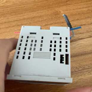 我自己再设备上拆下 件 咨询 温控器E5CWL一Q1TC