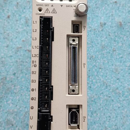 原装安川伺候器SGPMS1R5AP0A300W功能正常-议价