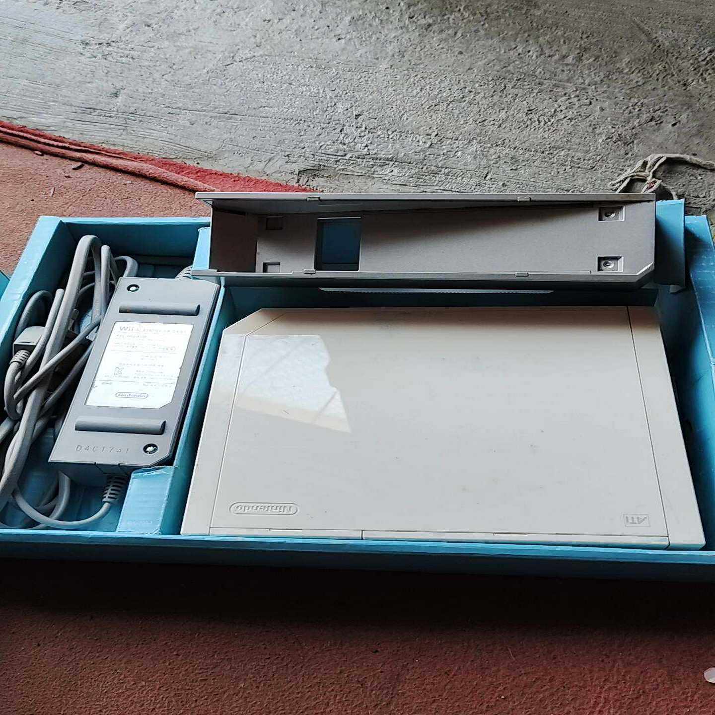 任天堂Wii体感游戏机rvl-001，功能正常，只有图上的--议价商品