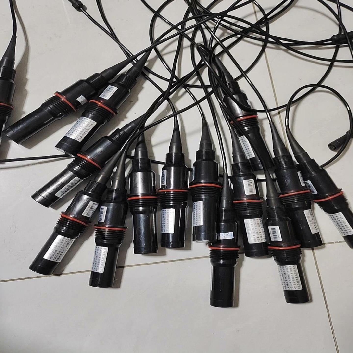 售前询价萤光光学溶氧气感测器+PH值+温度三合一数字感测器S20