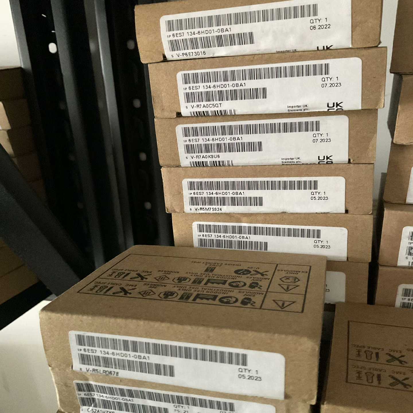 询价~6ES7134-6HD01-0BA1  23年 实物