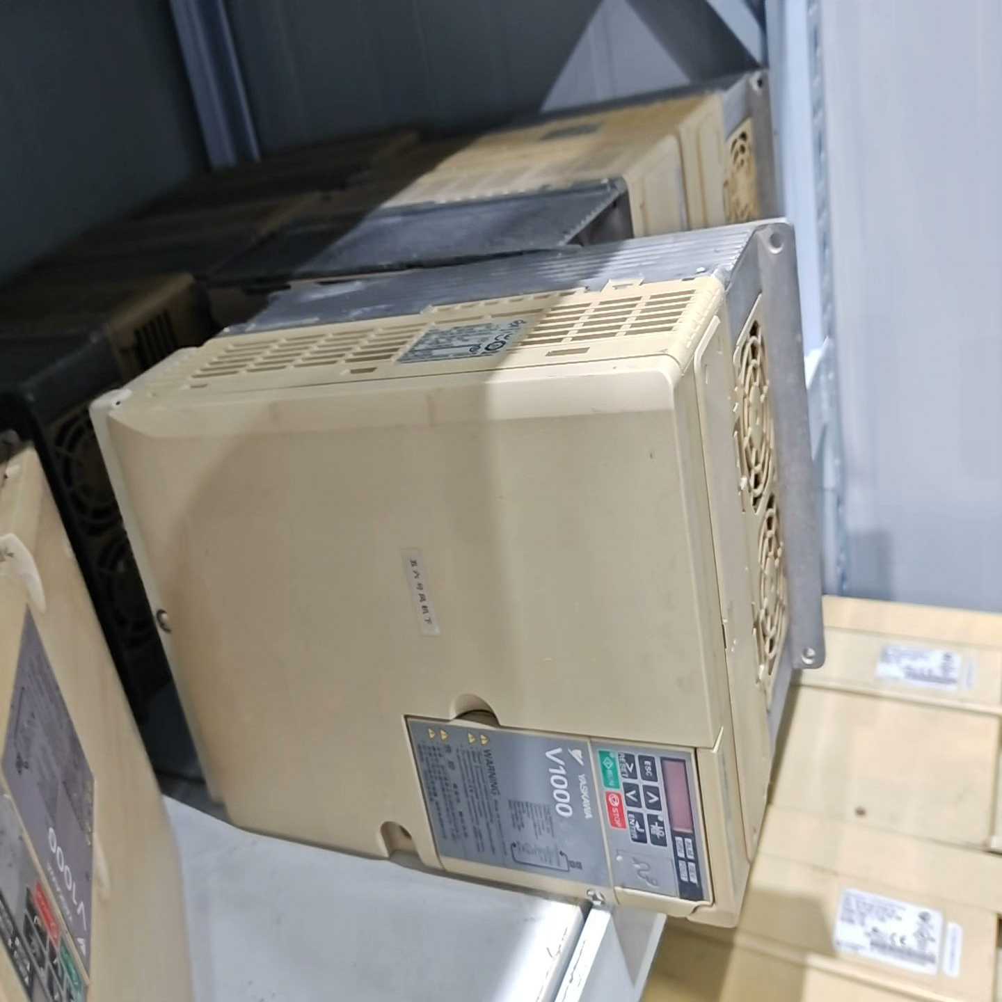 变频器CIMR-VB4A0031FBA，11KW