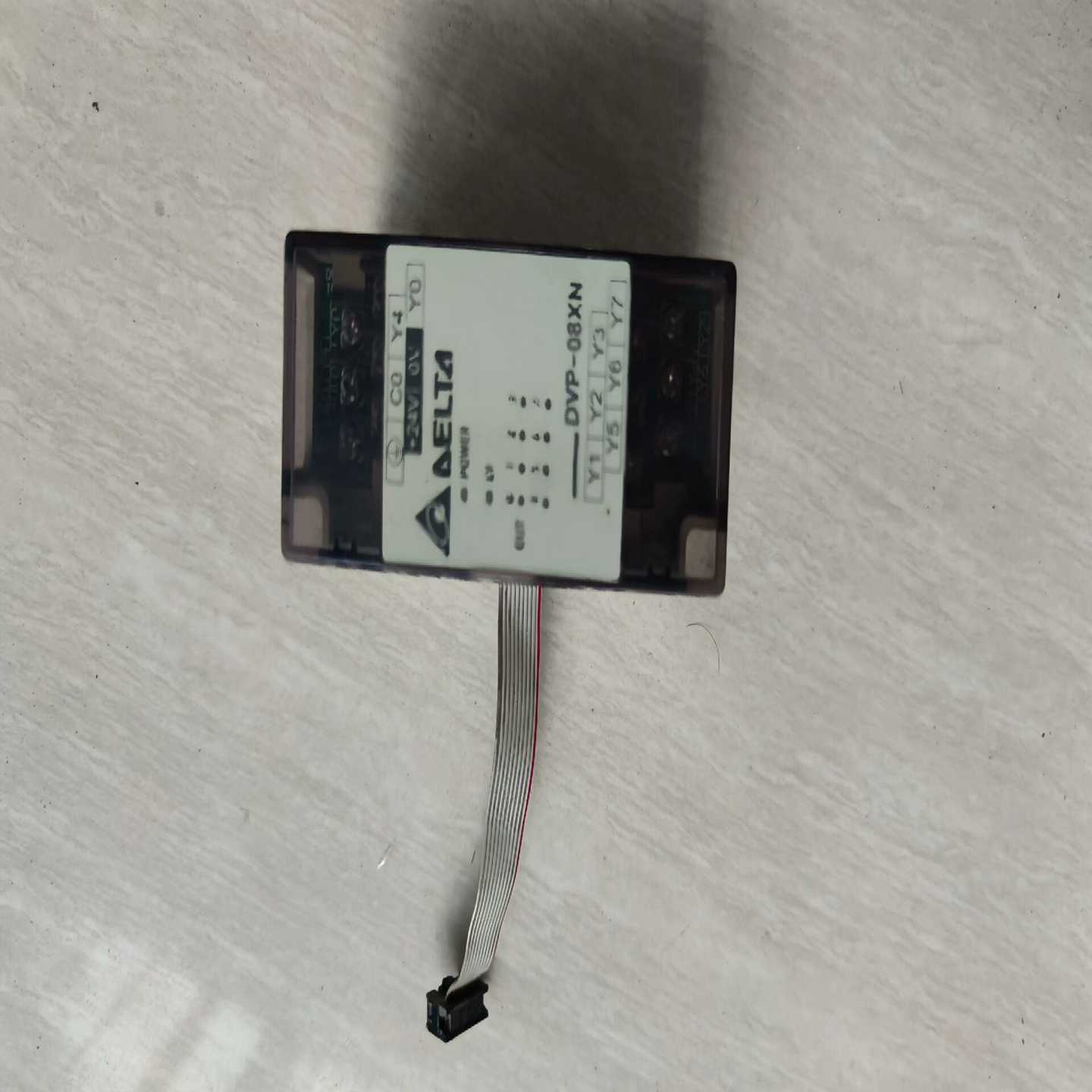 台达PLCDVP08XN11R成色实物图，功能正常询价