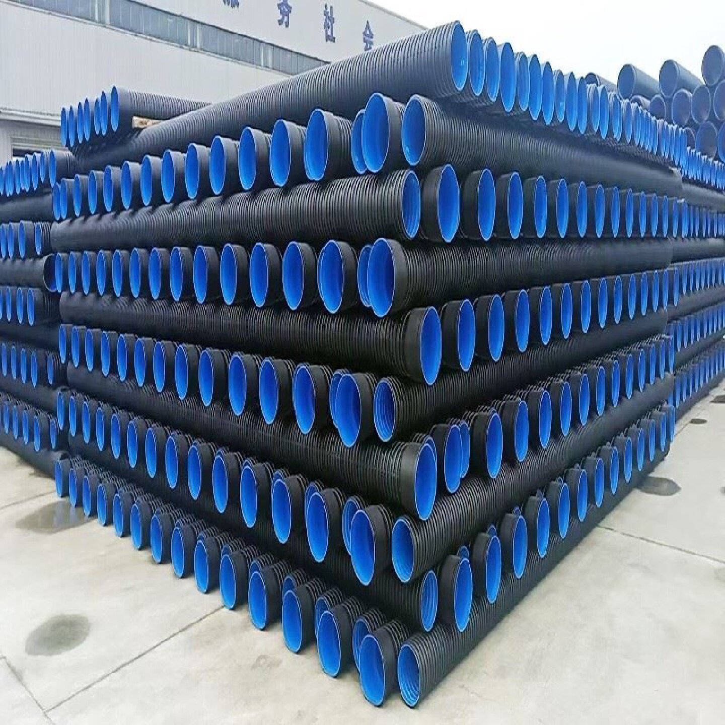 HDPE双壁波纹管SN8国标中空壁缠绕管增强钢带管联塑市政厂家直销图片