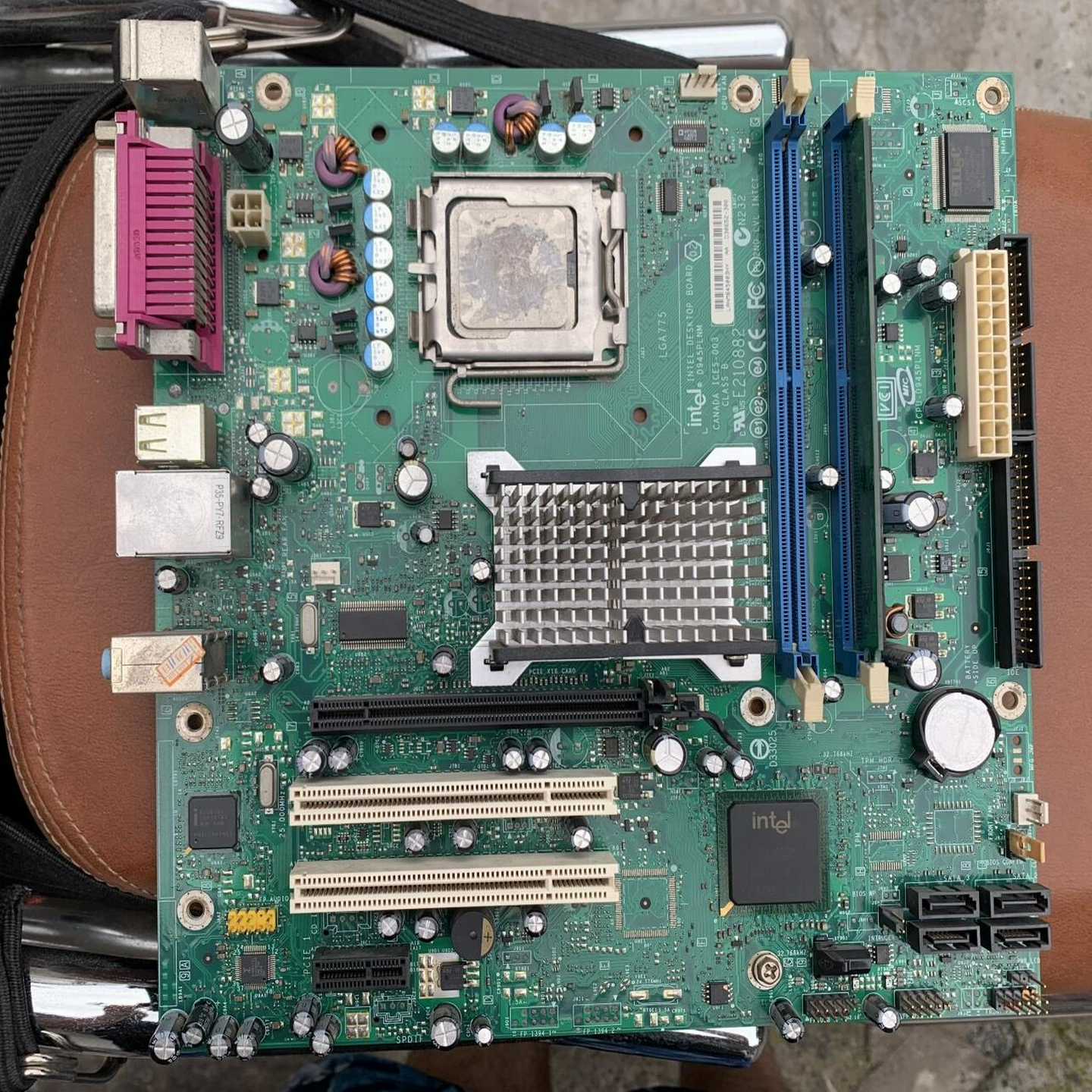 议价  INTEL DESKTOP BOARD D945PL适用