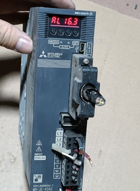 议价驱动器MRJE40AS400W图片拆机