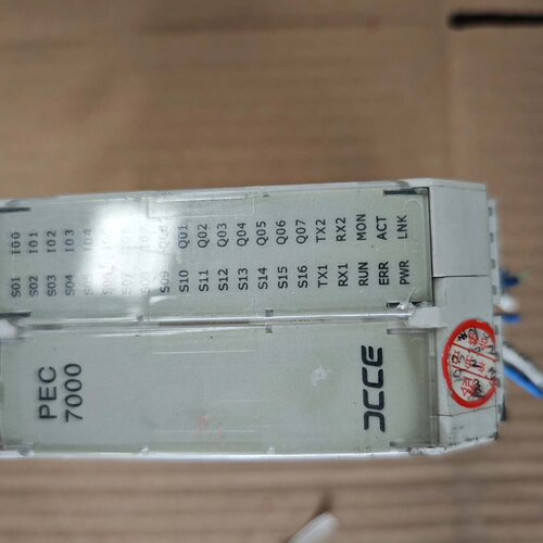 询价-四个大工技控温度模块型号PEC7000功能正常