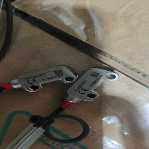 基恩士KEYENCEPR-MB15P3光电传感器，成色如图