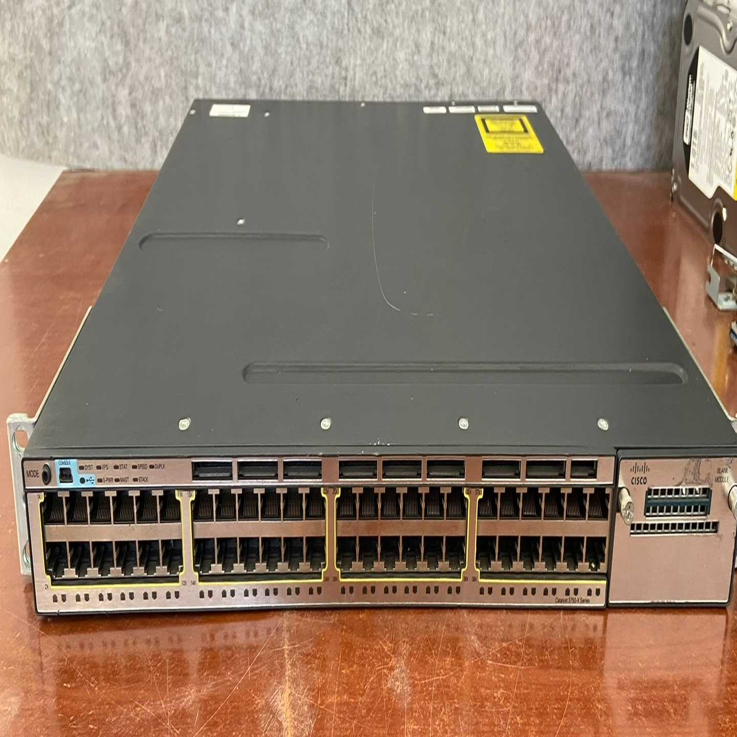 英特尔E-2224志强CPU 成色如图