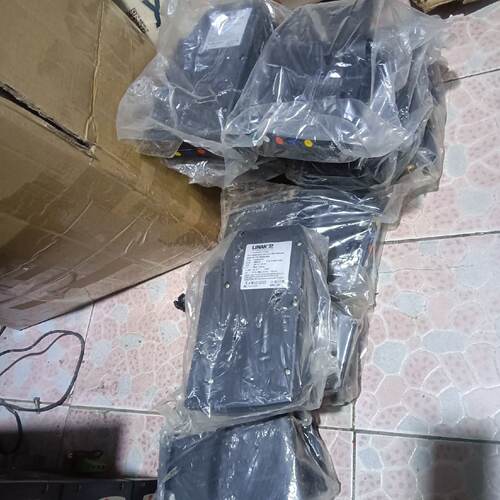 丹麦LINAK控制盒，全新的，有11个，一个旧的，电压120--议价商品
