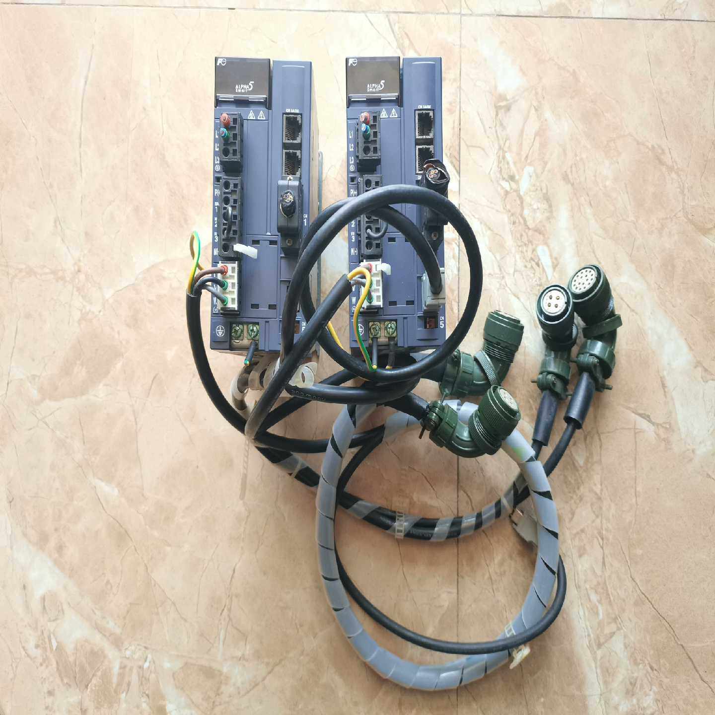 富士驱动器RYH152F5-VV2 带动力线和插头 成色（佳毅工控）,办公设备/耗材/相关服务,其它,淘宝优惠券,粉丝福利购,淘宝优惠卷