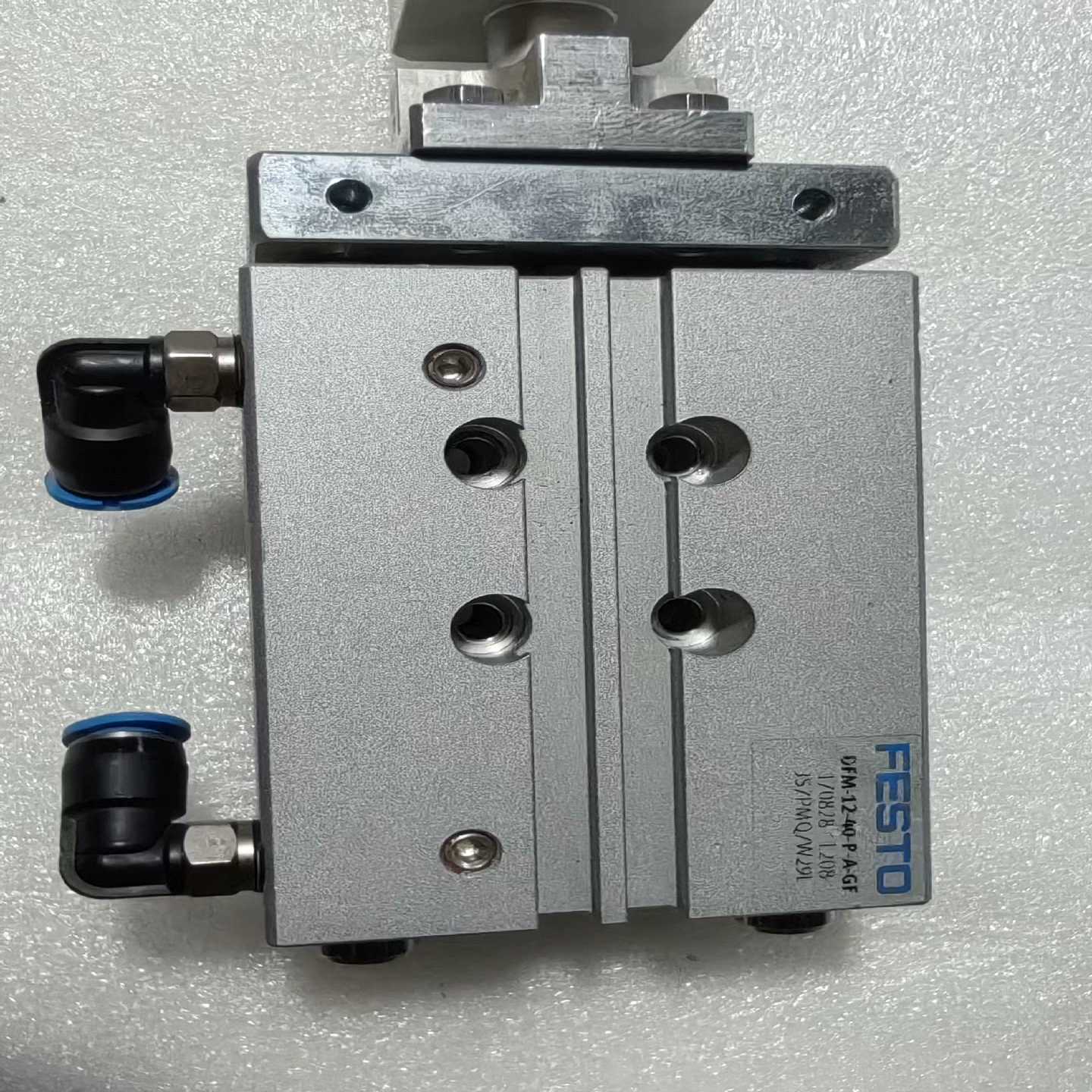 费斯托气缸DFM-12-40-P-A-GF仅装机没使用如图充~询价