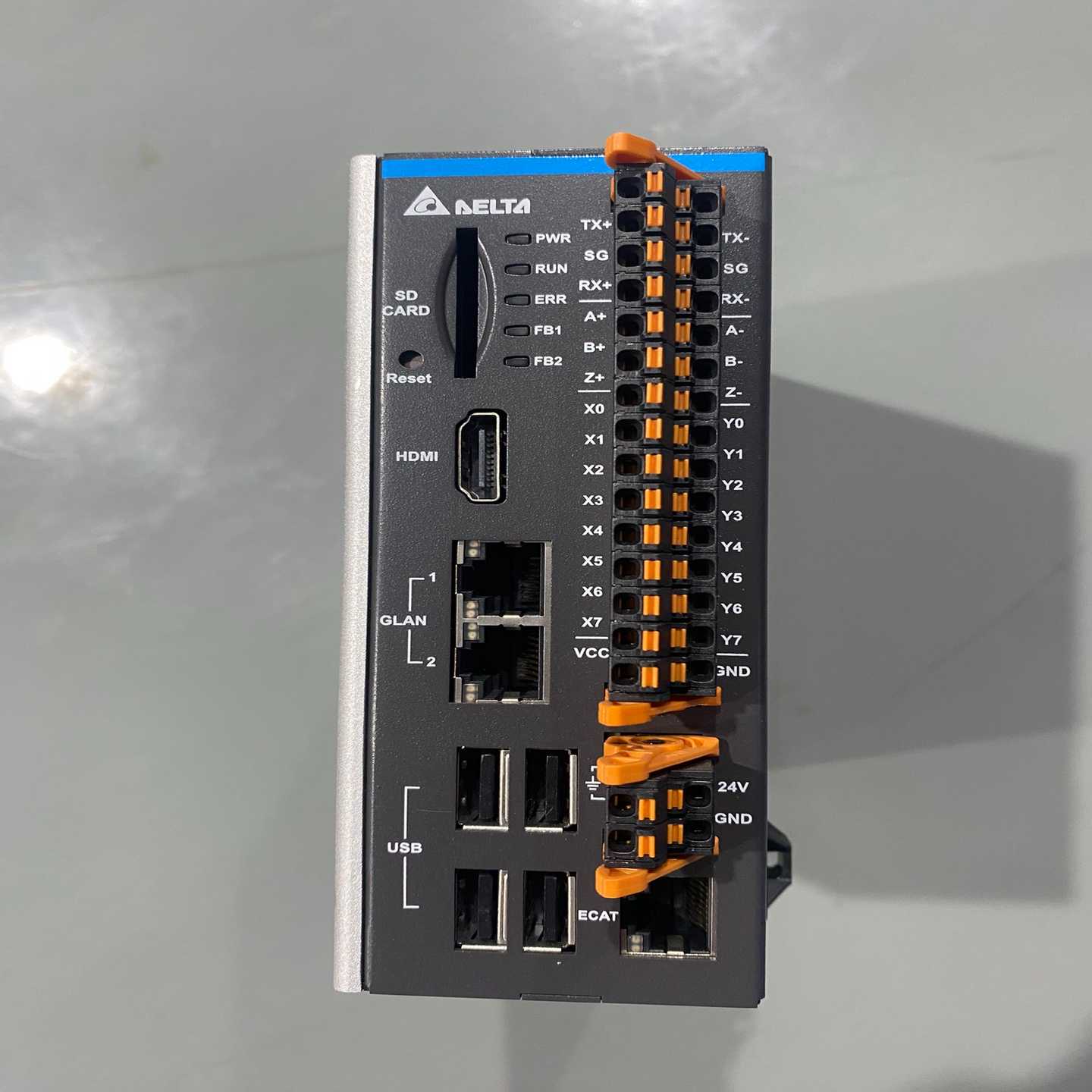 出手一台台达Delta运动控制器，型号AX-816EP--议价商品