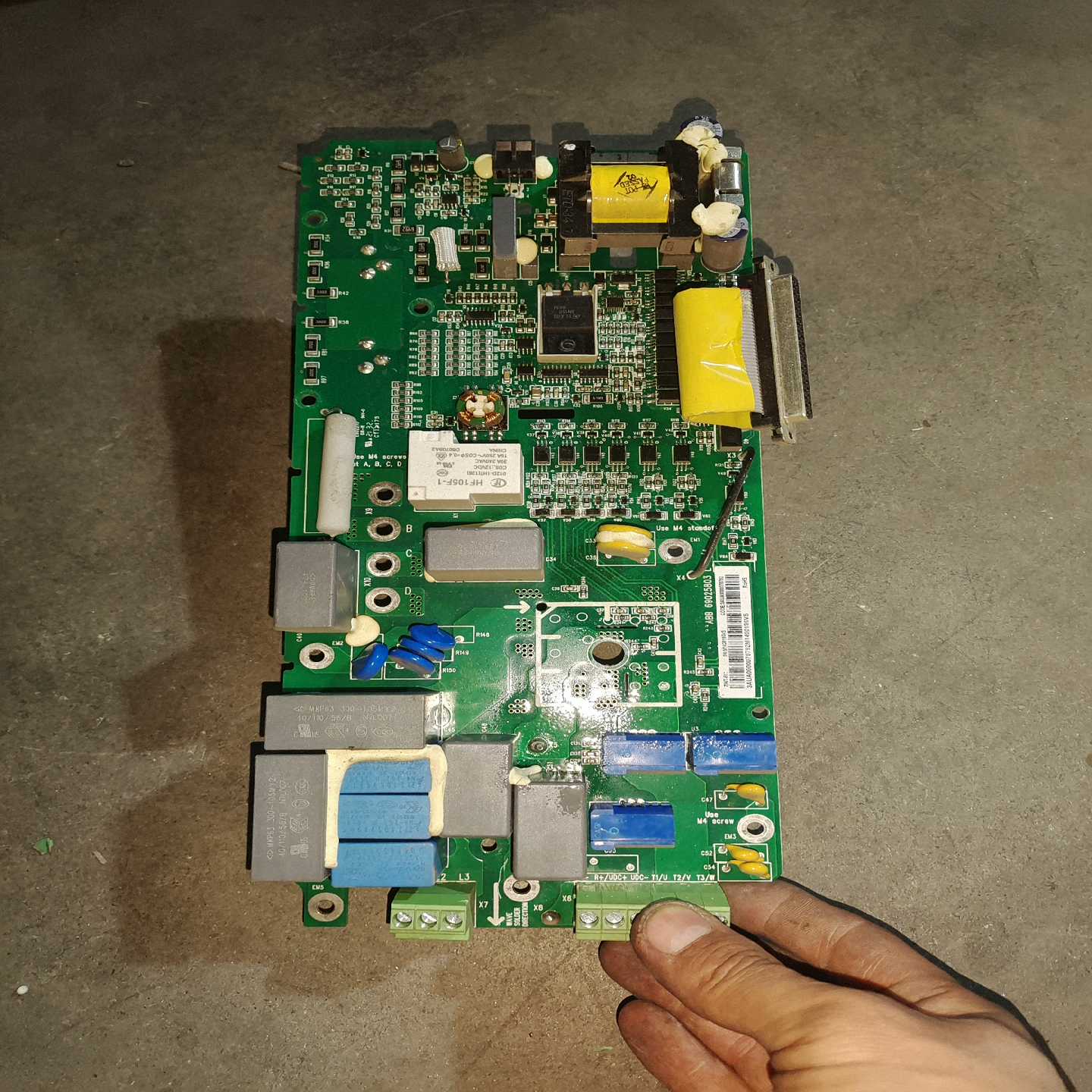 (询价)ABB880变频器ACS880功率板ZINT-511
