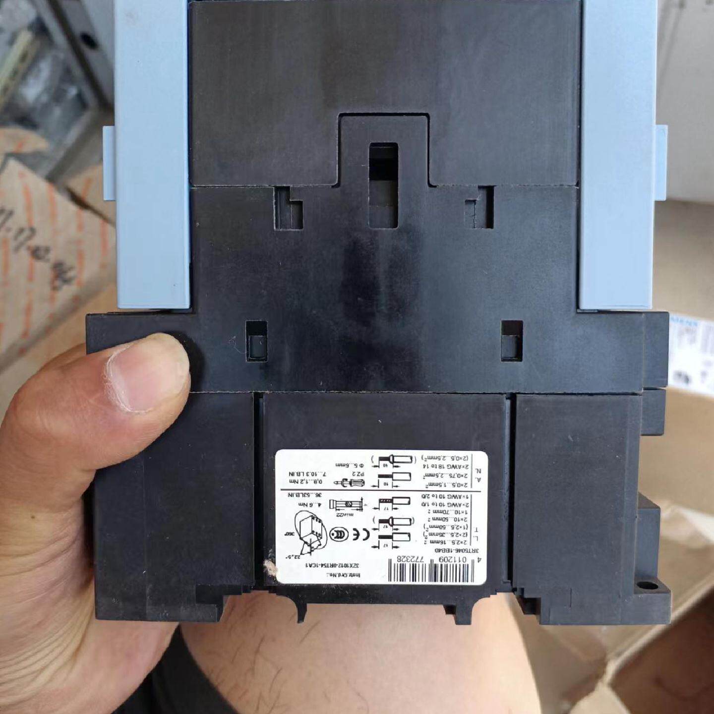 议价--全新正品德国产西门子直流24伏接触器一台，单价800，有需