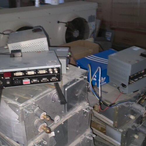 询价*6套Lumens光机引擎LE515配CPU