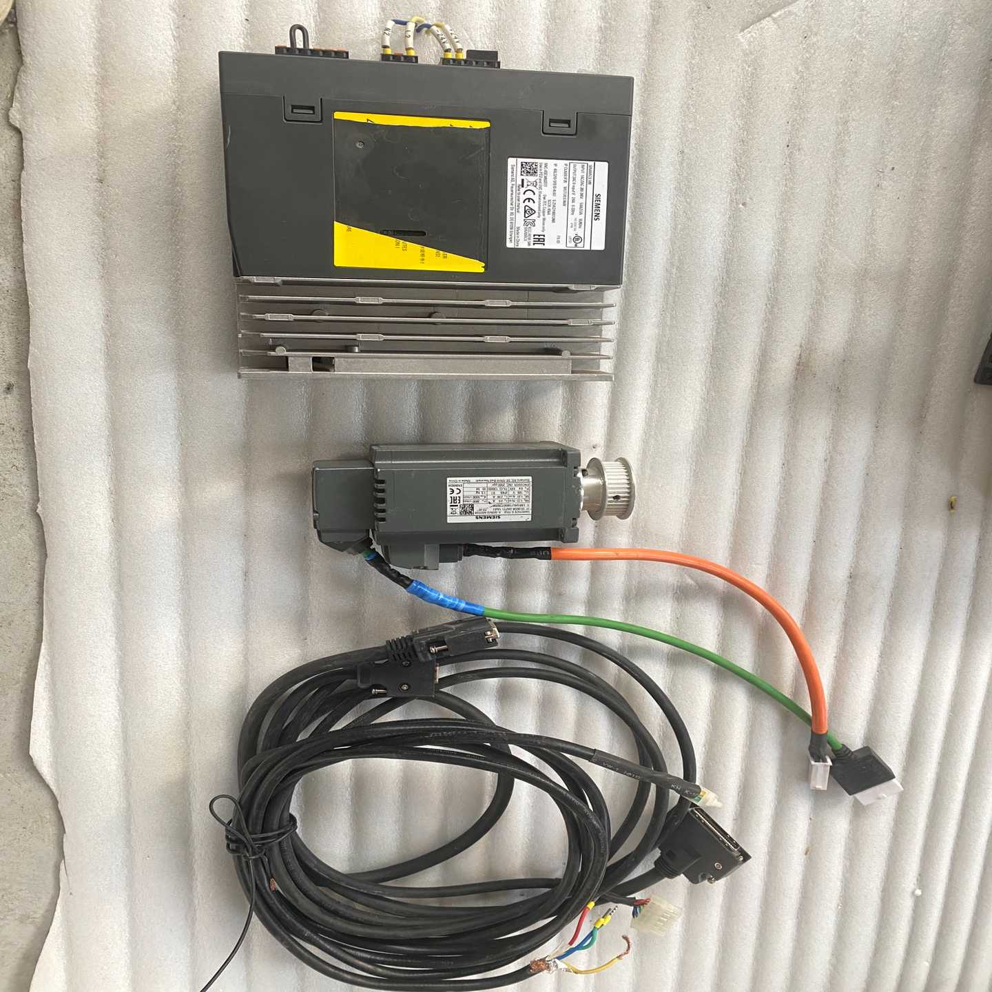 C200HE。CPU42 。PA204S带~议价