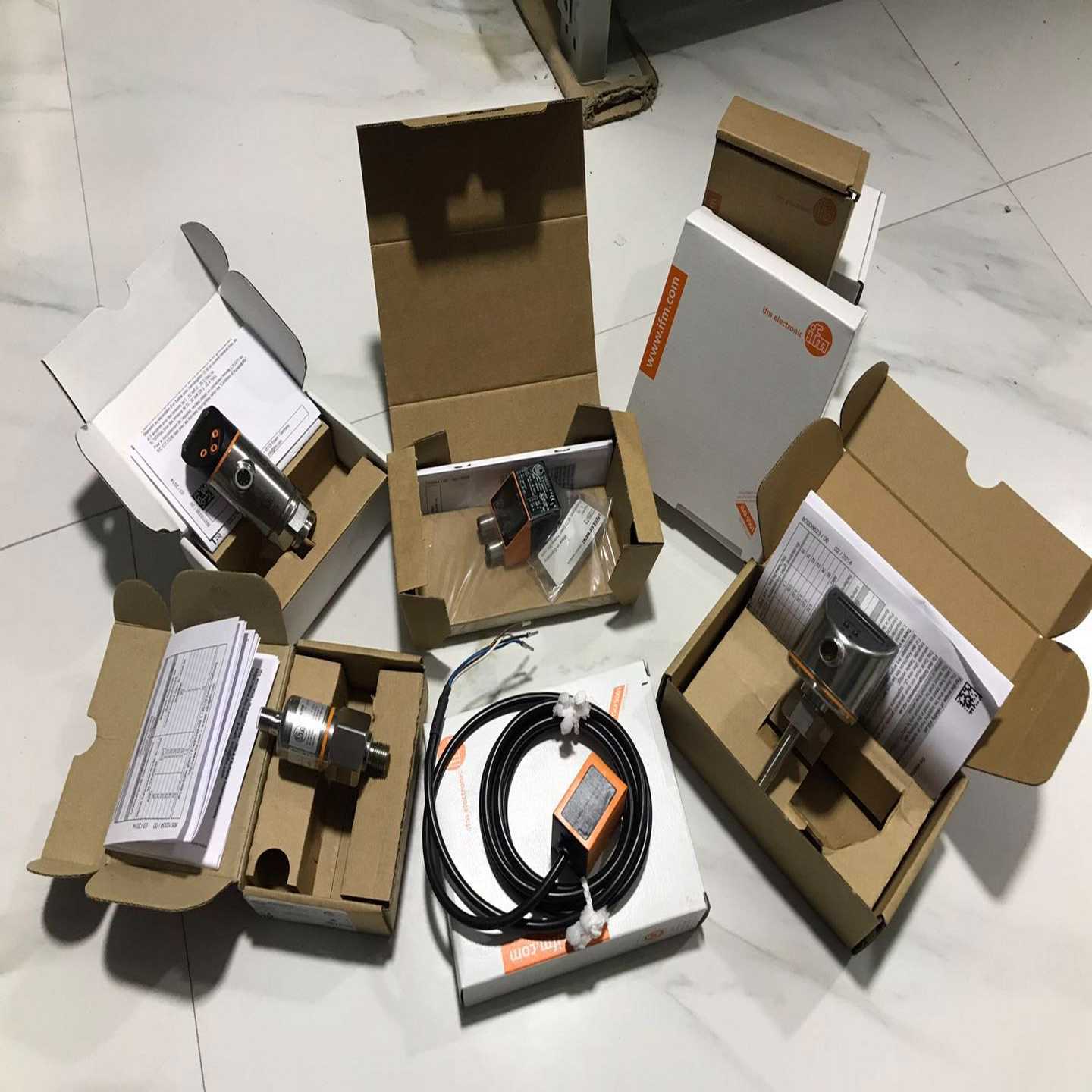 易福门压力传感器PI2794PI2798PI2797P（零零电子）