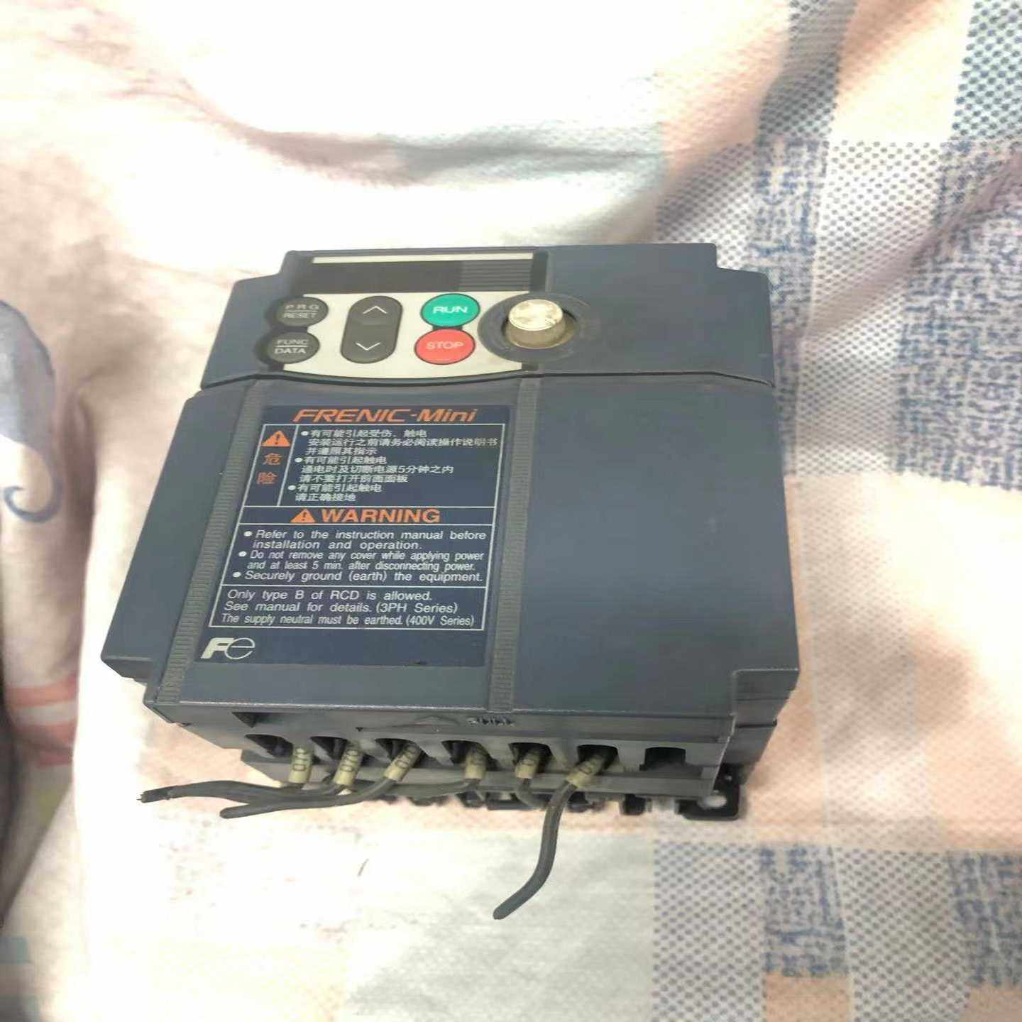 变频器FRN0.4C1S-4C功率0.4KW电压380V