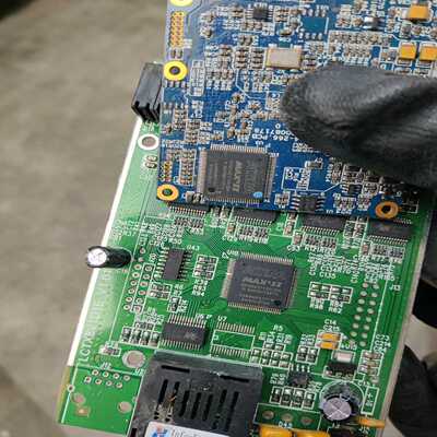 咨询-芯片EPM240T100C5N两张